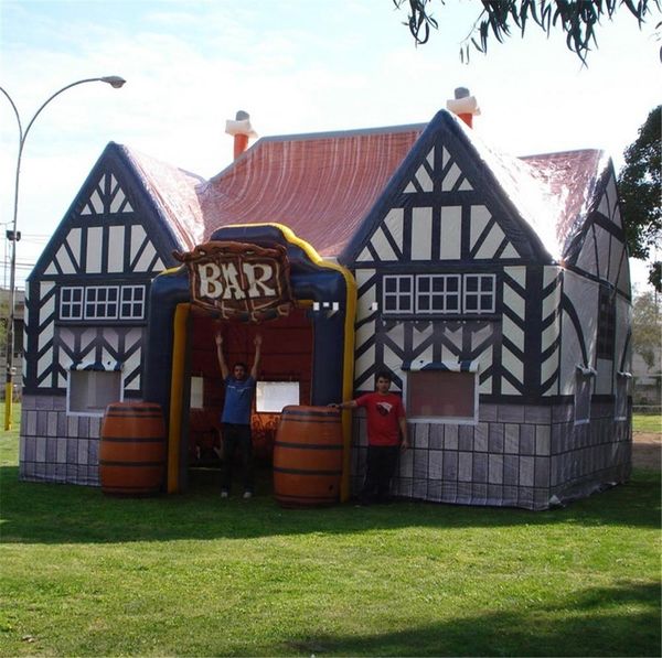 wholesale Casa portátil comercial en forma de gigante Bar irlandés inflable Carpa de pub Cabaña de troncos Puestos de concesión Salón VIP de Oxford con barriles para fiestas al aire libre