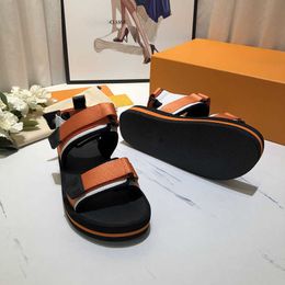 Vente en gros comptoir qualité mode plate-forme sandales classique luxe designer coréen plat sandales de sport bout ouvert chaussures de plage femmes taille 35-40