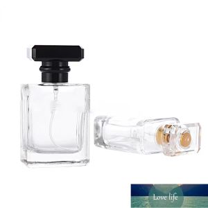 Bouteilles de parfum en verre de voyage en cristal en gros 50 ml bouteilles de pulvérisation vides rechargeables avec atomiseur de pulvérisateur à pompe 100 pièces