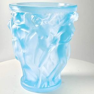 Venta al por mayor de jarrones de cristal blanco 3D Scupture Girl Glass Bakhoor quemador de incienso artesanías para decoración del hogar u oficina regalo hecho a mano árabe oriental