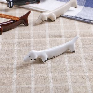 wholesale Adornos culturales y creativos para la decoración del hogar ZAKKA lindo perro salchicha soporte para palillos de cerámica batamiu