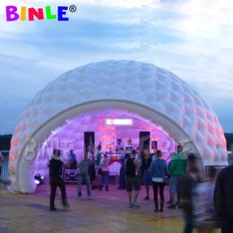 Groothandel op maat gemaakte 10m dia (33ft) gigantische Igloo Dome opblaasbare tent met LED en blower voor buitenfeesten of evenementen