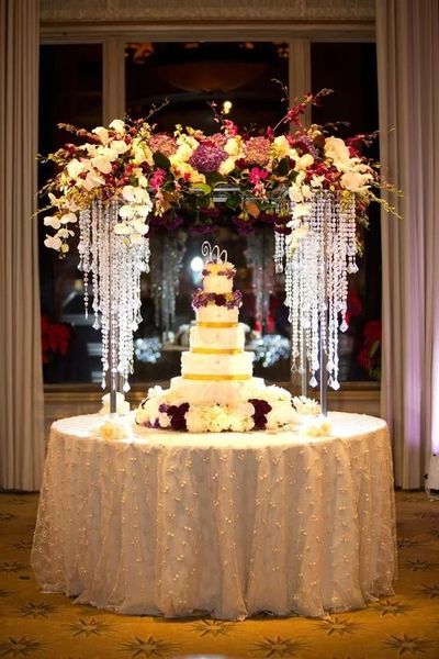 Decoración cristalina modificada para requisitos particulares al por mayor de la boda de la pieza central de los candelabros del soporte de flor del diseño