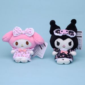 Groothandel schattige Kuromi Melody gebloemde jurk knuffel rugzak hangende sleutelhanger klein geschenk