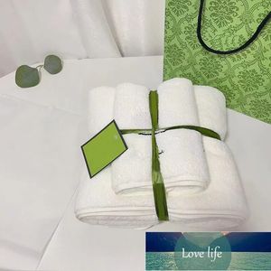 serviette de bain de créateurs en gros ensemble serviettes de mode en velours corallien