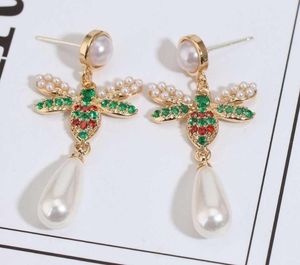 Groothandel- Ontwerper Bee Stud Oorbellen voor Vrouwen Merk Vintage Parel Rood Groen Crystal Koperen Bee Style Earring Sieraden Gift