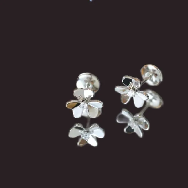 Boucles d'oreilles de créateur de gros Luxury Unisexe Four Leaf Clover Diamond Moucles d'oreilles pour hommes Bijoux Lady Classic Accessoires White haut de gamme ZH214 H4