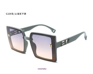 Groothandel Designer H Home zonnebrillen te koop Spring fashion uitgeholde stijl niche en bril 9985 met geschenkdoos