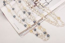Gros-designer luxe style classique roses creuses élégant multi couleurs perles lumineuses long collier de déclaration de pull pour femme