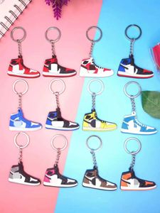 Designer en gros Mini silicone sneaker porte-clés Hommes Femmes Enfants Porte-clés Cadeau Chaussure porte-clés Chaîne d'embrayage Porte-clés de chaussure de basket-ball