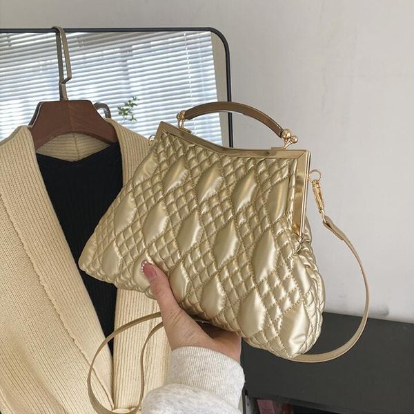 Venta al por mayor de bolsos de hombro para mujer, 8 colores, el popular bolso a cuadros de costura de este año, atmósfera elegante, bolso de cuero retro de color sólido, bolsos rómbicos de tendencia callejera 105 #