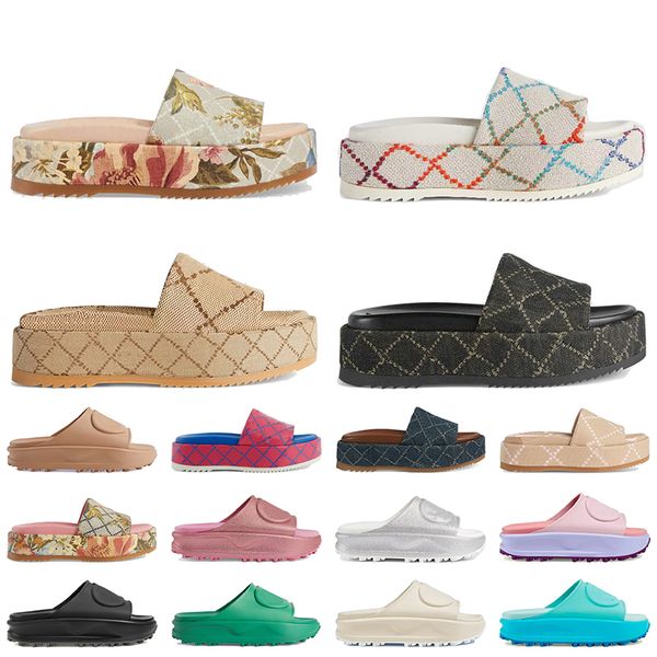 Venta al por mayor Plataforma famosa Lienzo Diapositiva Sandalias de diseñador Mujeres Placa de goma Zapatillas con forma de placa Mujer de lujo Diapositivas planas Rosa Beige Mocasines de playa Zapatos dhgate Sliders