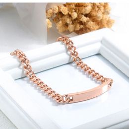 wholesale Bracelets de mode chaîne simple multi-fonctionnel hommes et femmes ornements de main petit design bracelet de couple en acier titane