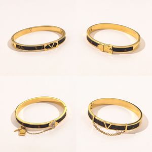 Venta al por mayor Pulseras de moda Mujeres Brazalete Diseñador Carta de la suerte Joyería Cuero de imitación 18K Chapado en oro Pulsera de acero inoxidable Regalos de boda para mujer Brazalete