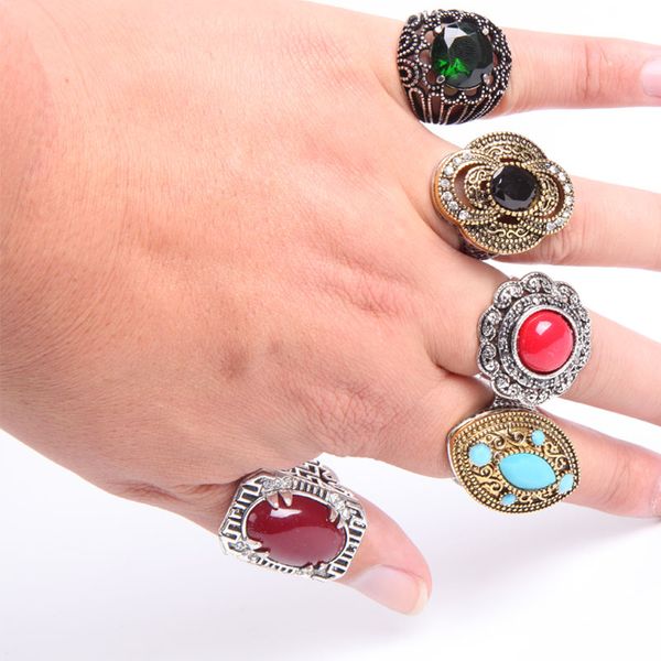 Venta al por mayor Moda lote a granel 10 piezas estilos mixtos aleación de metal gema turquesa anillos de joyería promoción de descuento