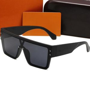 Groothandel mode-ontwerper zonnebril voor heren dames Luxe PC-frame zonnebril Klassieke Adumbral-brilaccessoires Lunettes De Soleil met doos AA1583