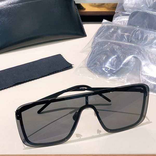 Venta al por mayor Diseñador de moda Gafas de sol para hombres Mujeres Marco de PC de lujo Gafas de sol Gafas clásicas Accesorios 364