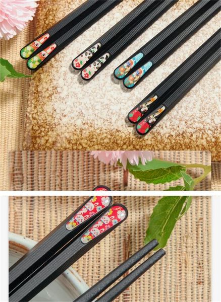 Vente en gros de baguettes en fibre de verre santi réutilisables au lave-vaisselle, baguettes japonaises, 9 1/2 pouces, baguettes colorées avec différents motifs asiatiques, bâtons antidérapants KD1