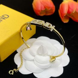 Bracelets fins en acier inoxydable pour Femmes, bijoux de styliste, vente en gros