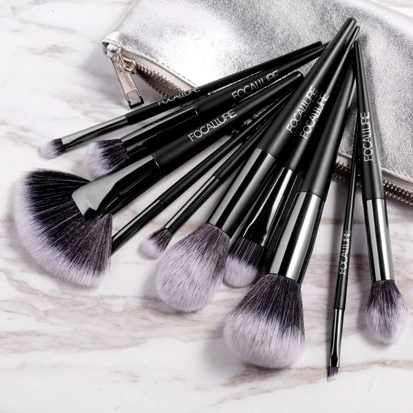 Focale de gros 610 PCS Broussages de maquillage souple Set pour les cosmétiques Fondation Blush Powder Power Brush Brush Beauty Tools 240518