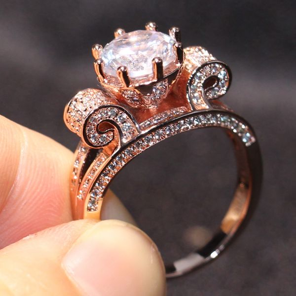 Vente en gros de bijoux de luxe à la main à la main 925 argent sterling rose gold rond cut topaz cz noiseté de naissance femme mariage banding bague