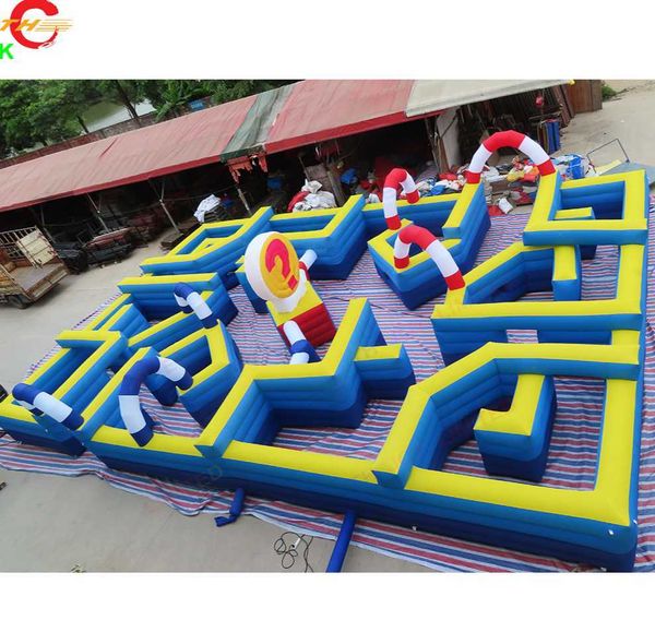 wholesale Envío gratis Actividades al aire libre 15x10 m laberinto inflable gigante arena de etiquetas volar laberinto juego de desafío de carnaval en venta