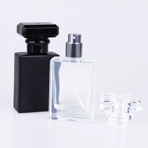 Vaporisateur en verre en gros 30ml noir contenant de cosmétiques de parfum clair