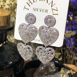Groothandel - glinsterende nieuwe mode luxe ontwerper mooie diamant zirkoon schattige mooie hart druppel hanger zilveren pin stud oorbellen voor vrouw