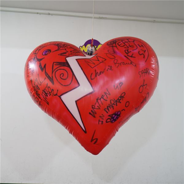 wholesale Corazón de globo inflable rojo colgante con luz de tira LED para decoración publicitaria Decoración de techo de fiesta de música