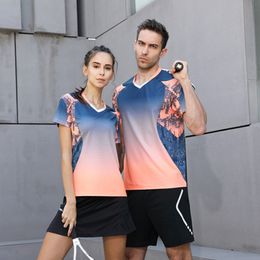 Groothandel-Hoge Kwaliteit 2018 Running Sport Outdoor Sneldrogend Ademend Badminton Shirt, Dames / Mannen Tafeltennis Team Game Custom T-shirts