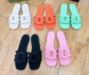 Zomer nieuwe dames platte slippers modieuze jelly color holle zachte en comfortabele sandalen binnen badkamer vrijetijdsbelast strandschoenen met doos