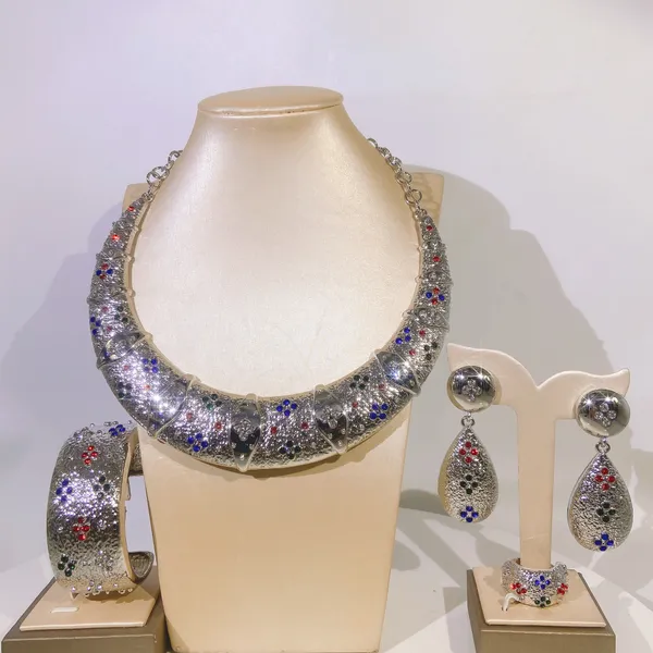 Venta al por mayor, nuevo conjunto de joyas de cuentas de moda, collar de perlas de cristal de oro de 18 quilates, conjunto de pendientes para mujer, regalo para fiesta
