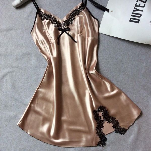 Vente en gros de vêtements de nuit pour femmes - Robe de nuit en satin sexy pour femmes Robe de nuit en dentelle Chemise de nuit à col en V Chemise de nuit grande taille