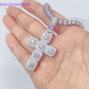 Groothandel Hot Selling Bling Iced Out VVS Moissanite Big Diamond Cross ketting Hanger