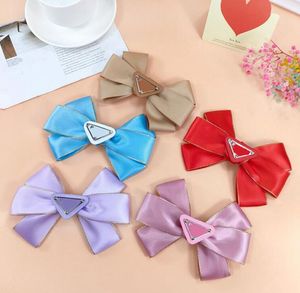 Vente en gros Hot Styles Marque Lettre Designer Pinces À Cheveux Bandeau Femmes Célèbres Fille Bowknot Triangle Marque Headwraps HairHoop Chapeaux HairJewelry Accessoire