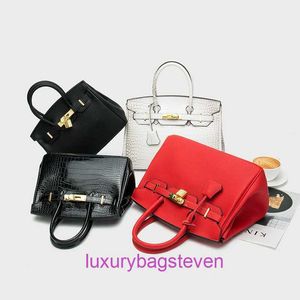 Venta al por mayor Hremms Birkks Top bolsos de mano originales tienda en línea Bolso de moda patrón de lichi femenino cocodrilo portátil mensajero temperamento con logotipo real