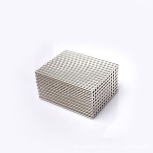 Venta al por mayor - En existencia 200pcs Imanes de NdFeB redondos fuertes Dia 1x1mm N35 Neodimio de tierras raras Imán permanente para manualidades / bricolaje