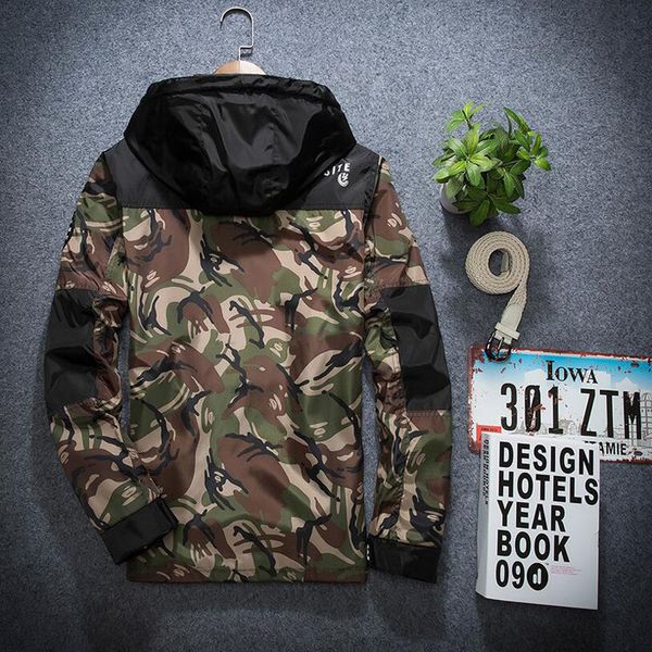 Venta al por mayor- El estilo de Corea ama Camo Chaqueta cortavientos delgada Adolescente Camuflaje Rompevientos Abrigos Rompevientos de moda con capucha para hombres