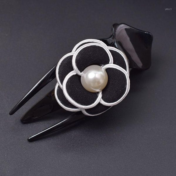 Venta al por mayor de tela coreana adulto gran palabra negra boca de pato garra clip simple perla camelia flor cabello femenino accesorios para el cabello1