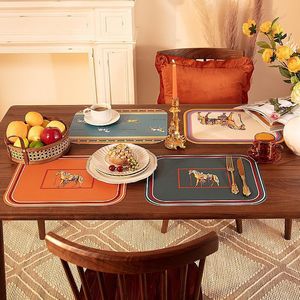 Groothandel lederen Placemat PVC Waterdichte oliebestendige tafel Mat wegwerp Anti-Scald Western-Style Placemat Huishouden Kleine tafelkleed