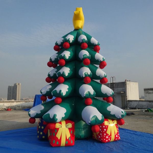 Éclairage LED en gros 8mh 26,3 pieds arbre de Noël gonflable géant Bonne année décorations avec coffre-cadeaux et neige sur les feuilles 001