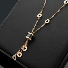 Gros-luxe 2019 nouvelle marque collier haute qualité noir blanc céramique gland collier femmes charme amant collier
