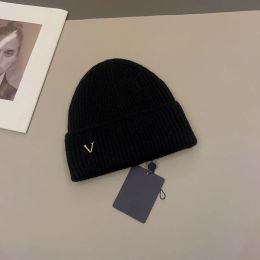Groothandel Luxe Designer Beanie Hoeden Caps Heren Dames Mode Letter V Casual Hoeden Herfst Winter Wol Gebreide Caps