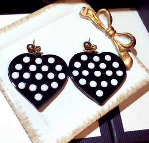 Groothandel- luxe designer overdreven schattige polka dot hart hanger oorbellen voor vrouw meisjes