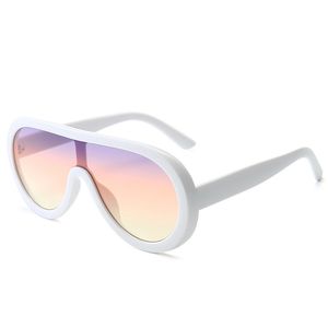 Venta al por mayor-Lujo Gafas de sol Mujer Hombre Bicicleta Desfile de moda Chica Gafas de sol Hot Ins Popular Sunglass decorado al por mayor