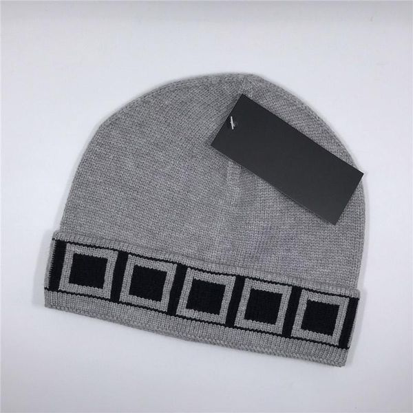 Venta al por mayor Hombres Diseñador Gorro de invierno Mujeres Gorras de calavera Sombrero Gorra Sombreros de esquí Máscara Snapback Algodón para hombre Unisex Cachemira patchwork Letras Lujo al aire libre Gorros casuales