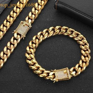 Collar de acero inoxidable para hombres al por mayor Hip Hop Oro Laminado 14k 16K Gold Gold Curbas Cuban Link Chain for Men