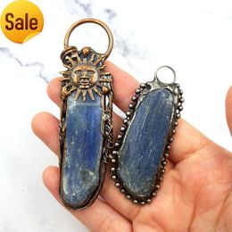 Groothandel Natuurlijk Raw Blue Kyanite Stone Pendant Antiek Bronze gesoldeerde edelsteen charme Kristallen Chips Sieraden voor mannen Women