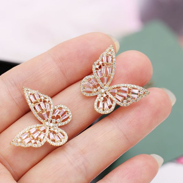 Venta al por mayor-Nuevo Hot 925 Silver Needle Stud Pendientes Trendy Hollow Butterfly Jewelry con caja El mejor regalo para niña