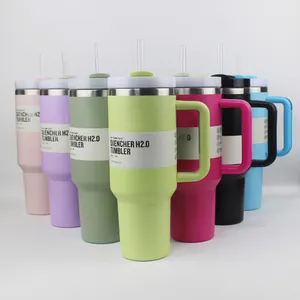 wholesale Nuevos vasos de acero inoxidable Quencher H2.0 de 40 oz con tapa con mango de silicona y pajita Taza para automóvil de segunda generación Botellas de agua con aislamiento al vacío de 40 oz con logotipo